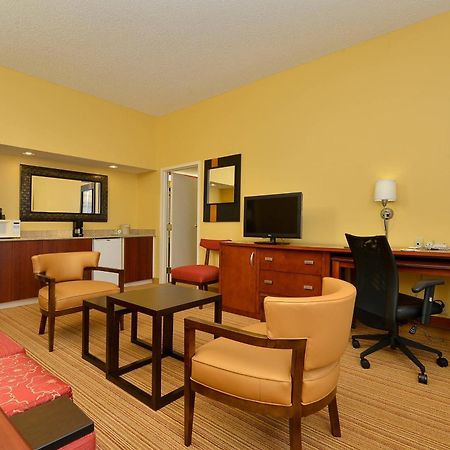 Courtyard By Marriott בנטונוויל מראה חיצוני תמונה