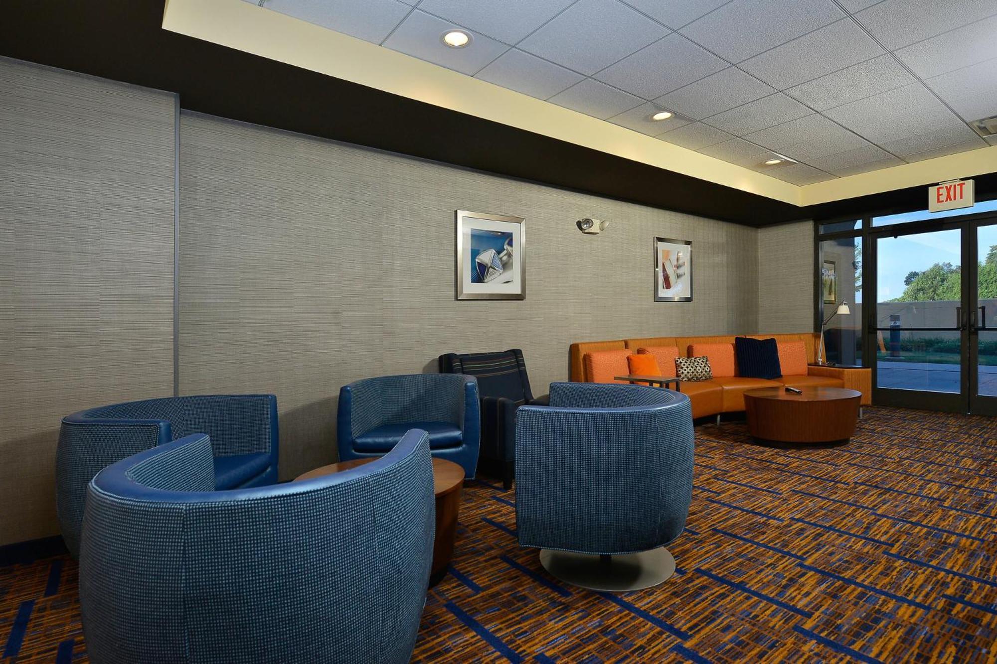 Courtyard By Marriott בנטונוויל מראה חיצוני תמונה